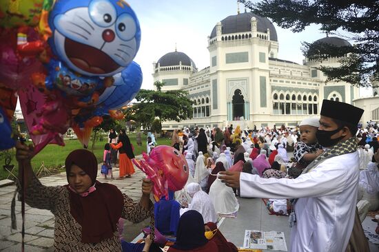 Празднование Курбан-байрама в Индонезии