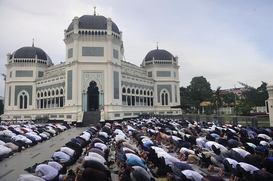 Празднование Курбан-байрама в Индонезии