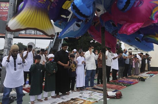 Празднование Курбан-байрама в Индонезии
