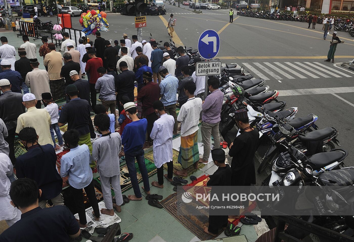 Празднование Курбан-байрама в Индонезии