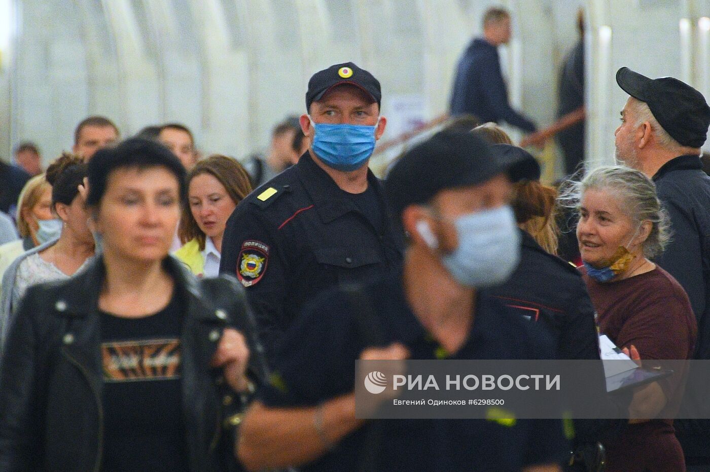 Проверка масочного режима в московском метро