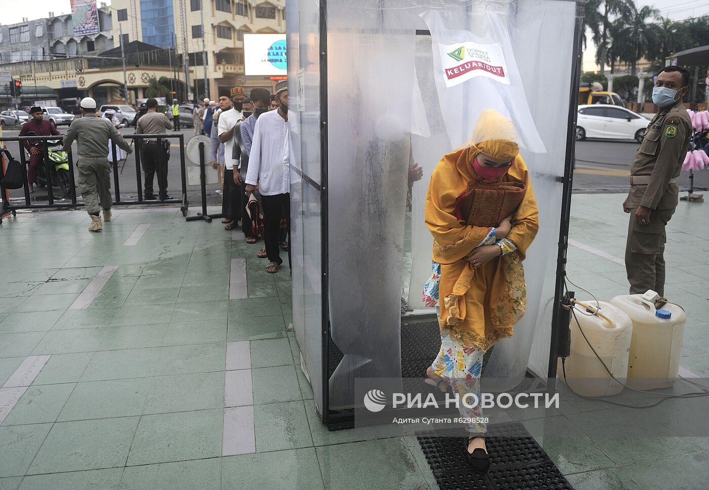 Празднование Курбан-байрама в Индонезии