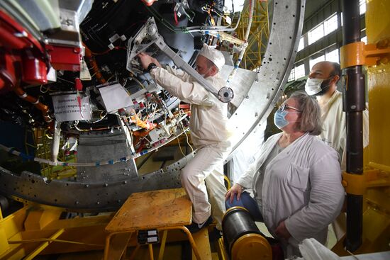 Подготовка к отправке модуля "Наука" на космодром Байконур