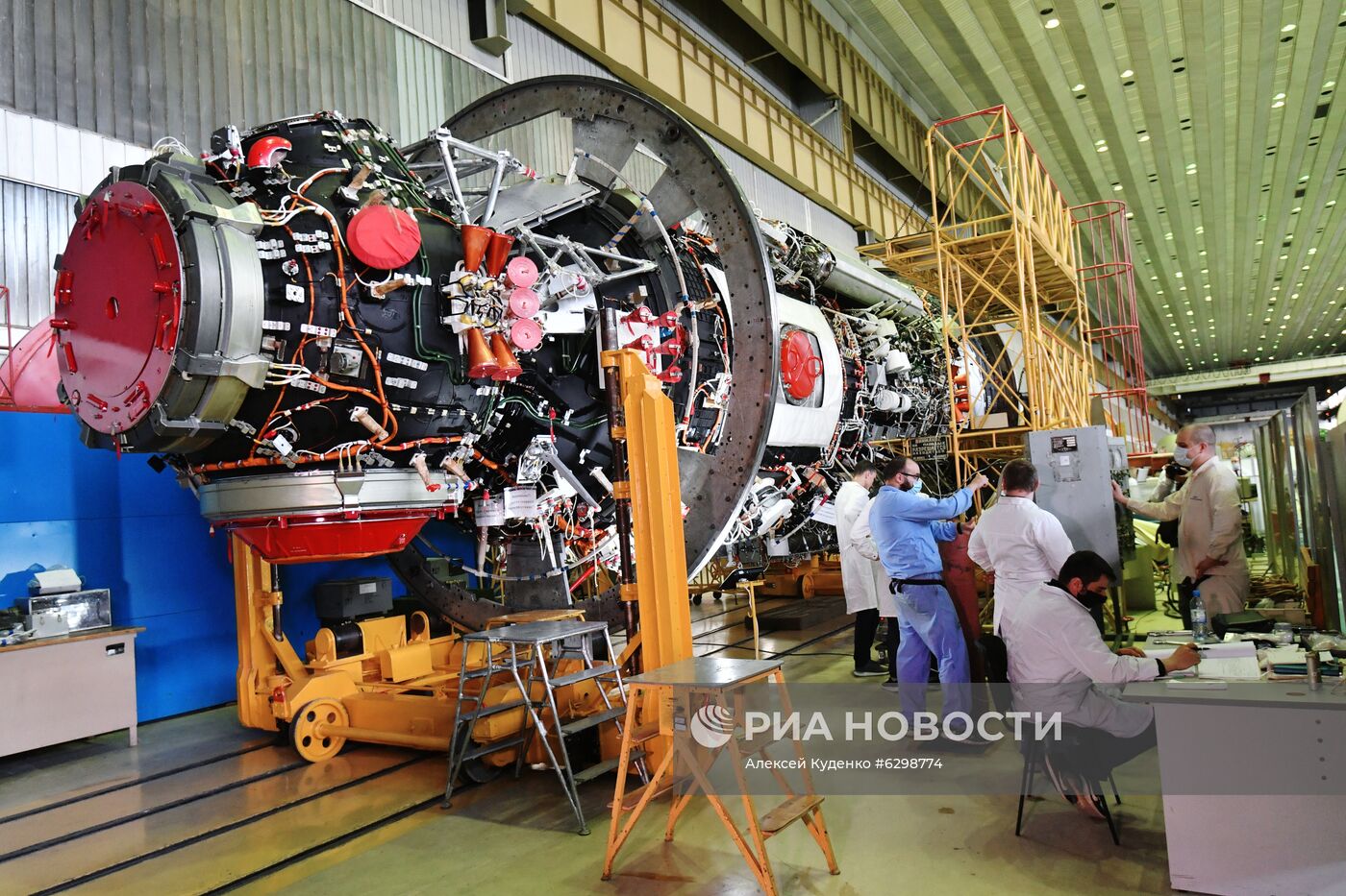 Подготовка к отправке модуля "Наука" на космодром Байконур