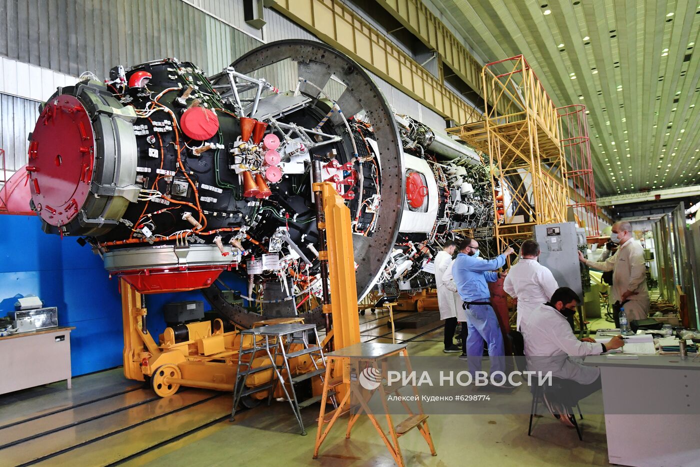 Подготовка к отправке модуля "Наука" на космодром Байконур