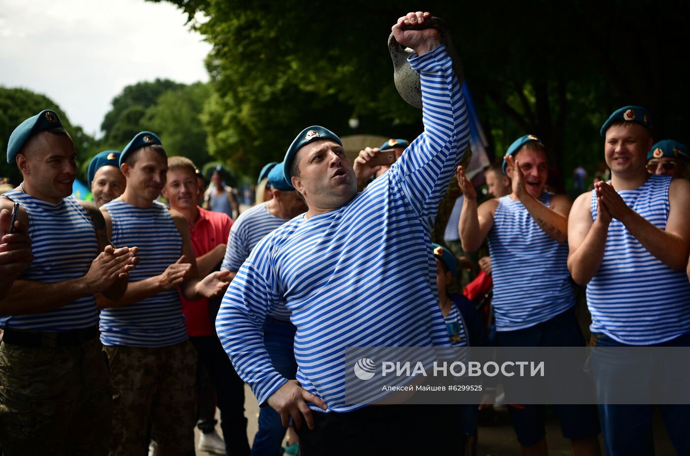 Празднование Дня ВДВ в Москве