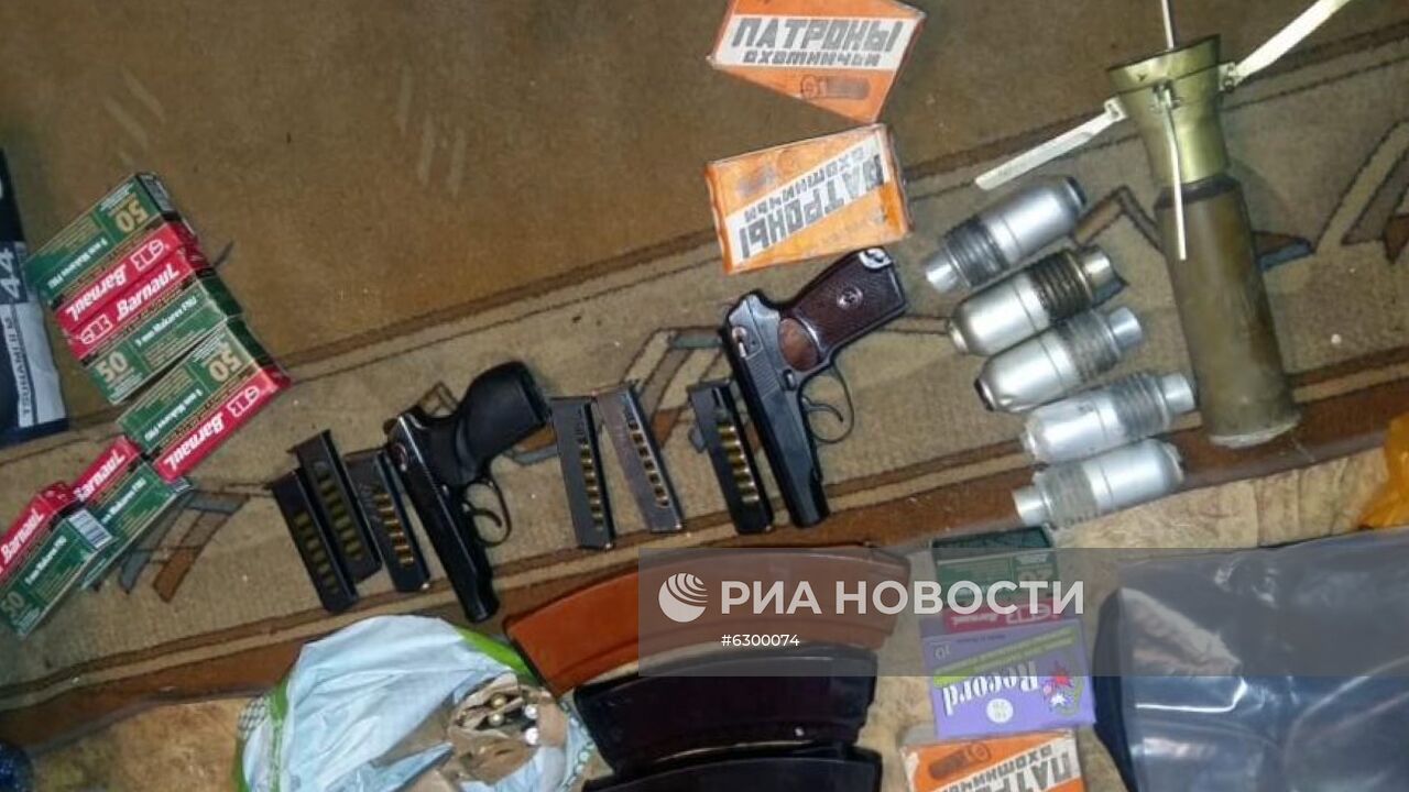 ФСБ РФ пресекла деятельность преступной группы, причастной к незаконному обороту оружия 