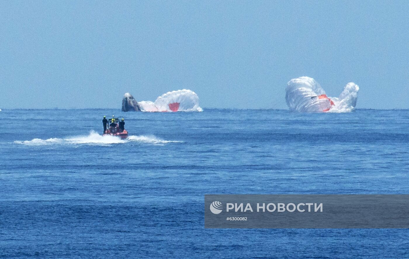 Американский пилотируемый корабль Crew Dragon приводнился в Мексиканском заливе