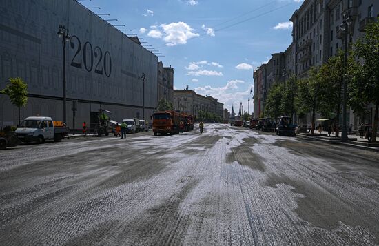 Работы по замене асфальта на Тверской улице