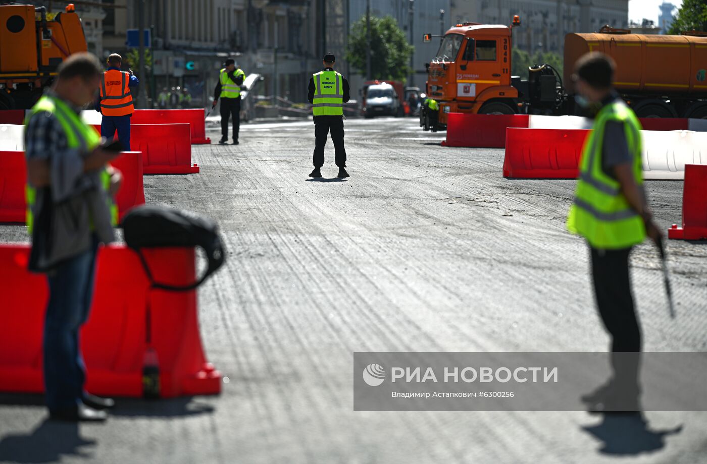 Работы по замене асфальта на Тверской улице