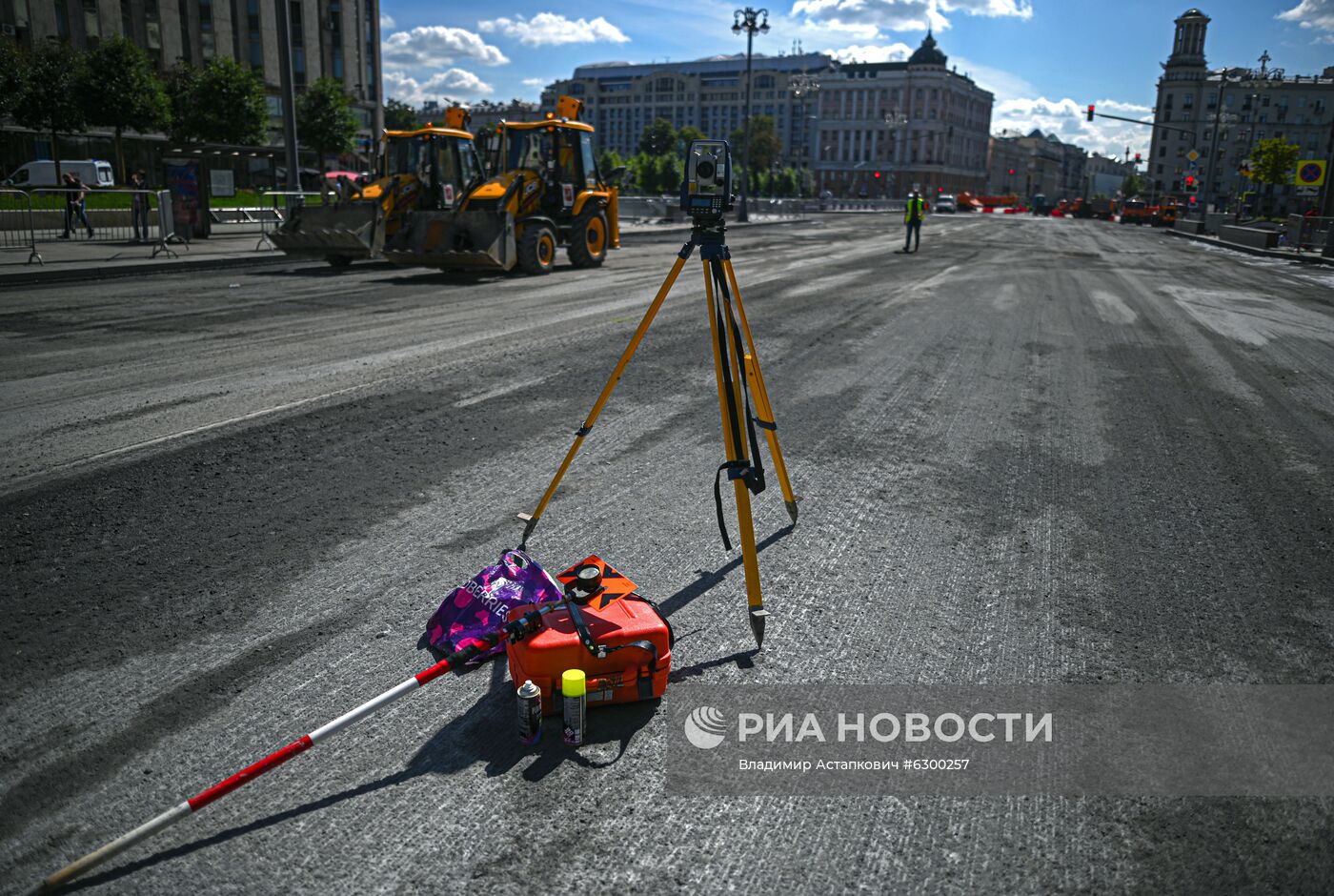 Работы по замене асфальта на Тверской улице