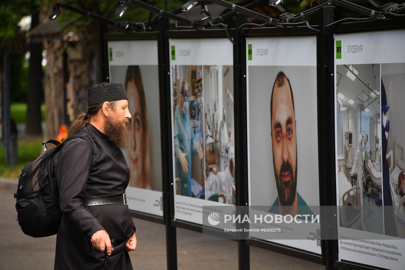 Фотовыставка проекта RT "Эпидемия с Антоном Красовским"