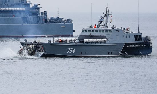 Учения Балтийского флота по высадке морского десанта на необорудованное побережье