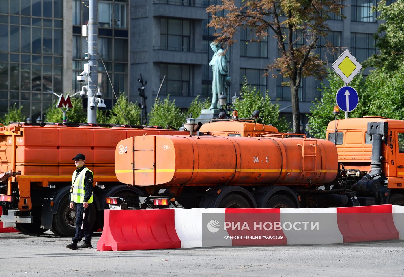 Работы по замене асфальта на Тверской улице