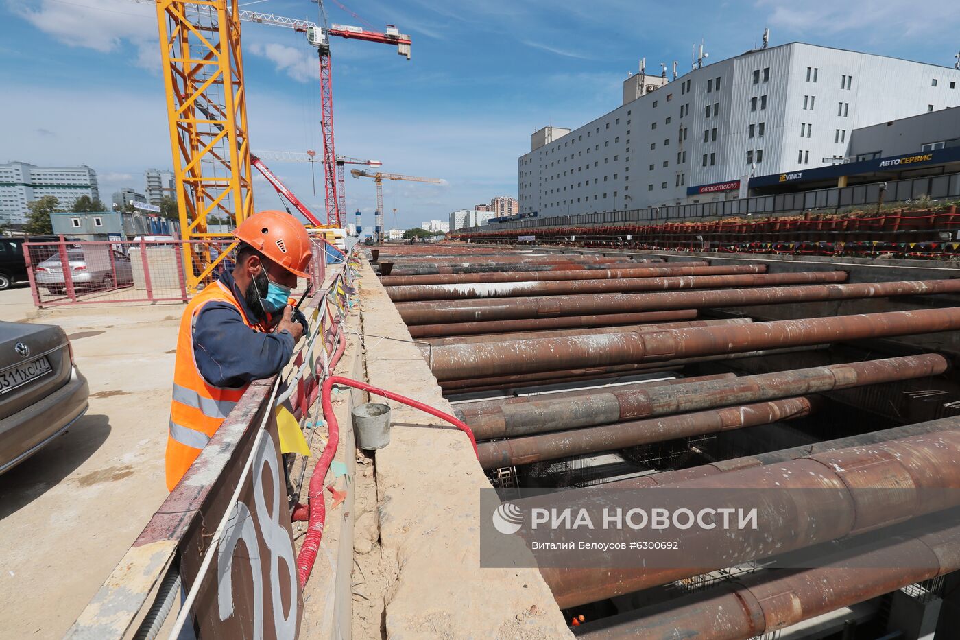 Строительство станции метро "Университет Дружбы Народов"