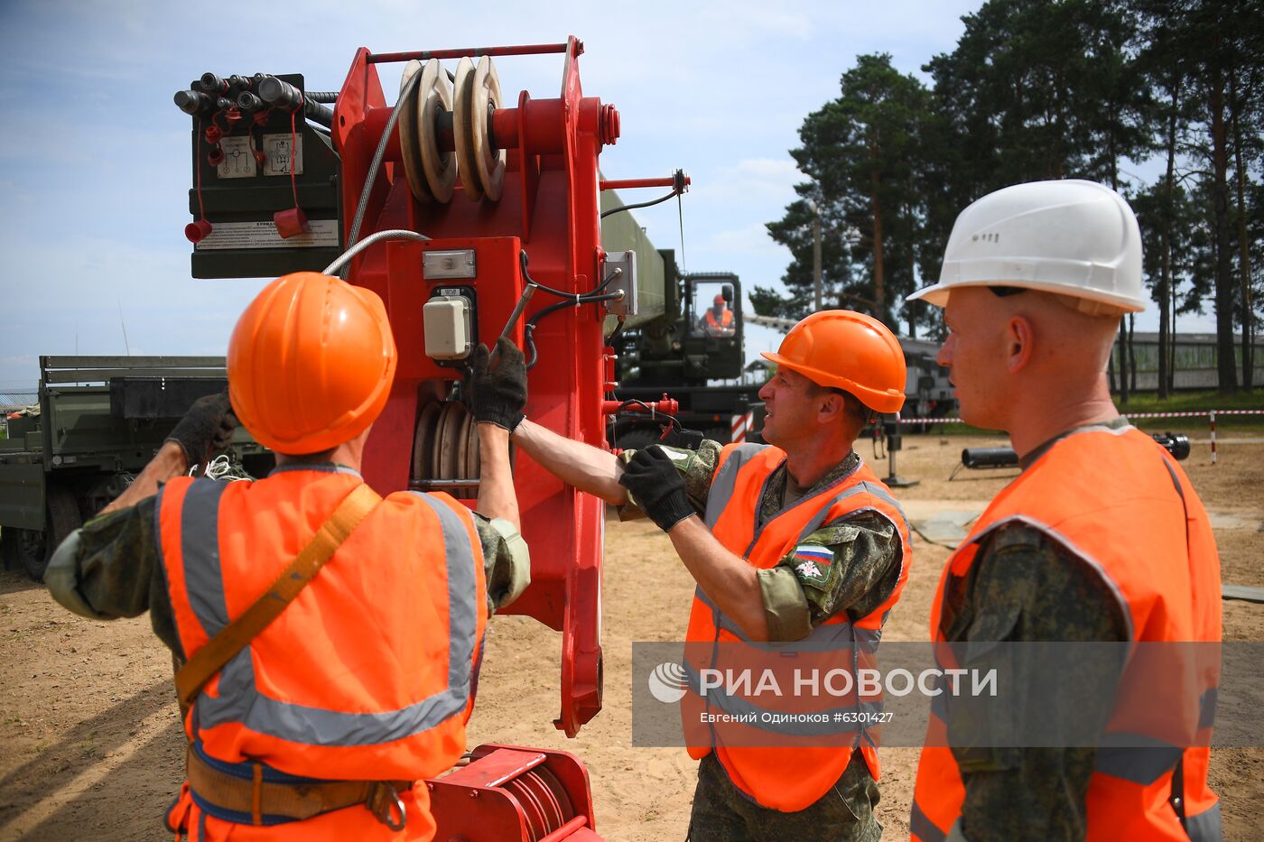 Демонстрация универсального сваебойного агрегата УСА-2М