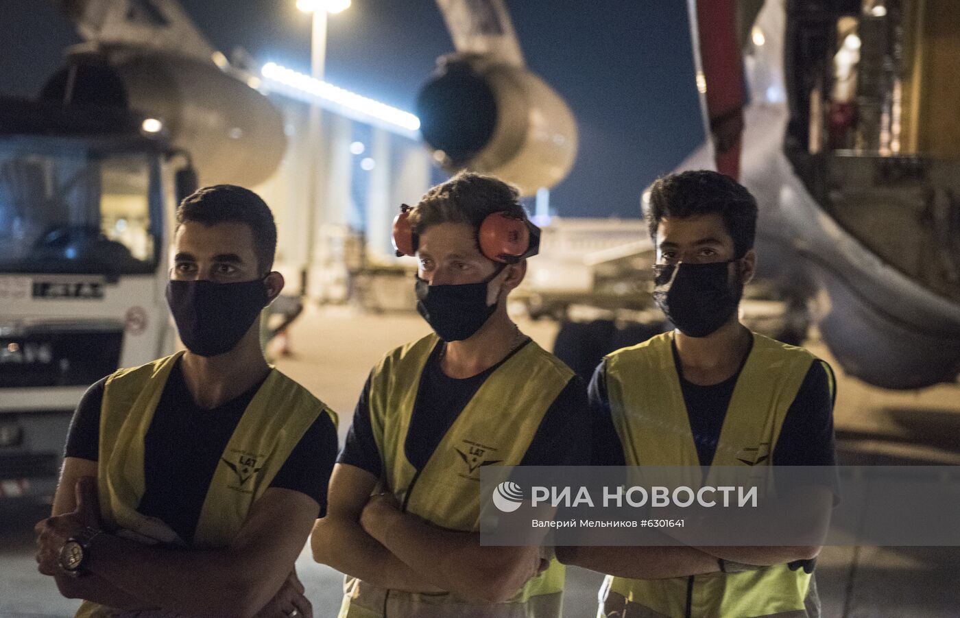 Самолет с российской помощью приземлился в Бейруте