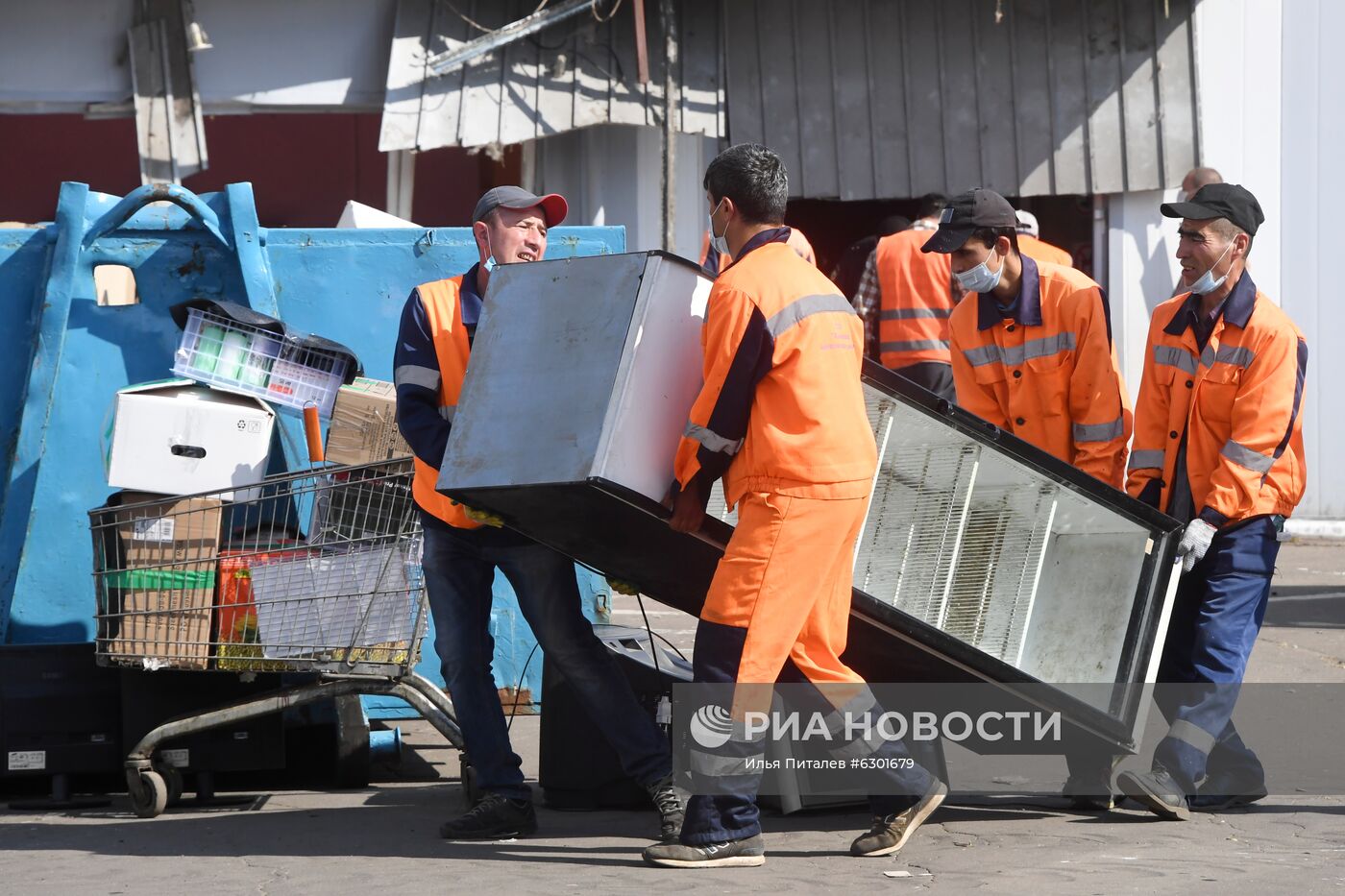 Снос ТЦ "Рапира"