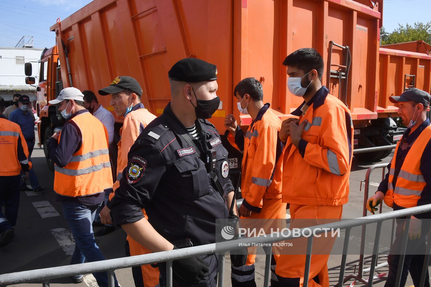 Снос ТЦ "Рапира"