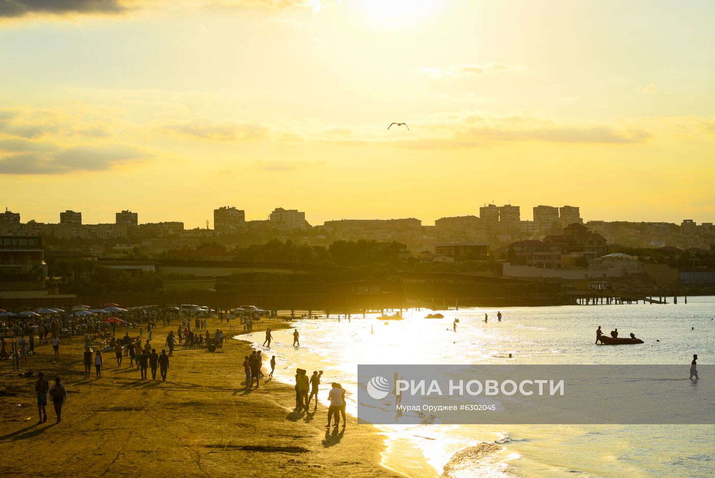 Пляжи Азербайджана снова открылись для посещения