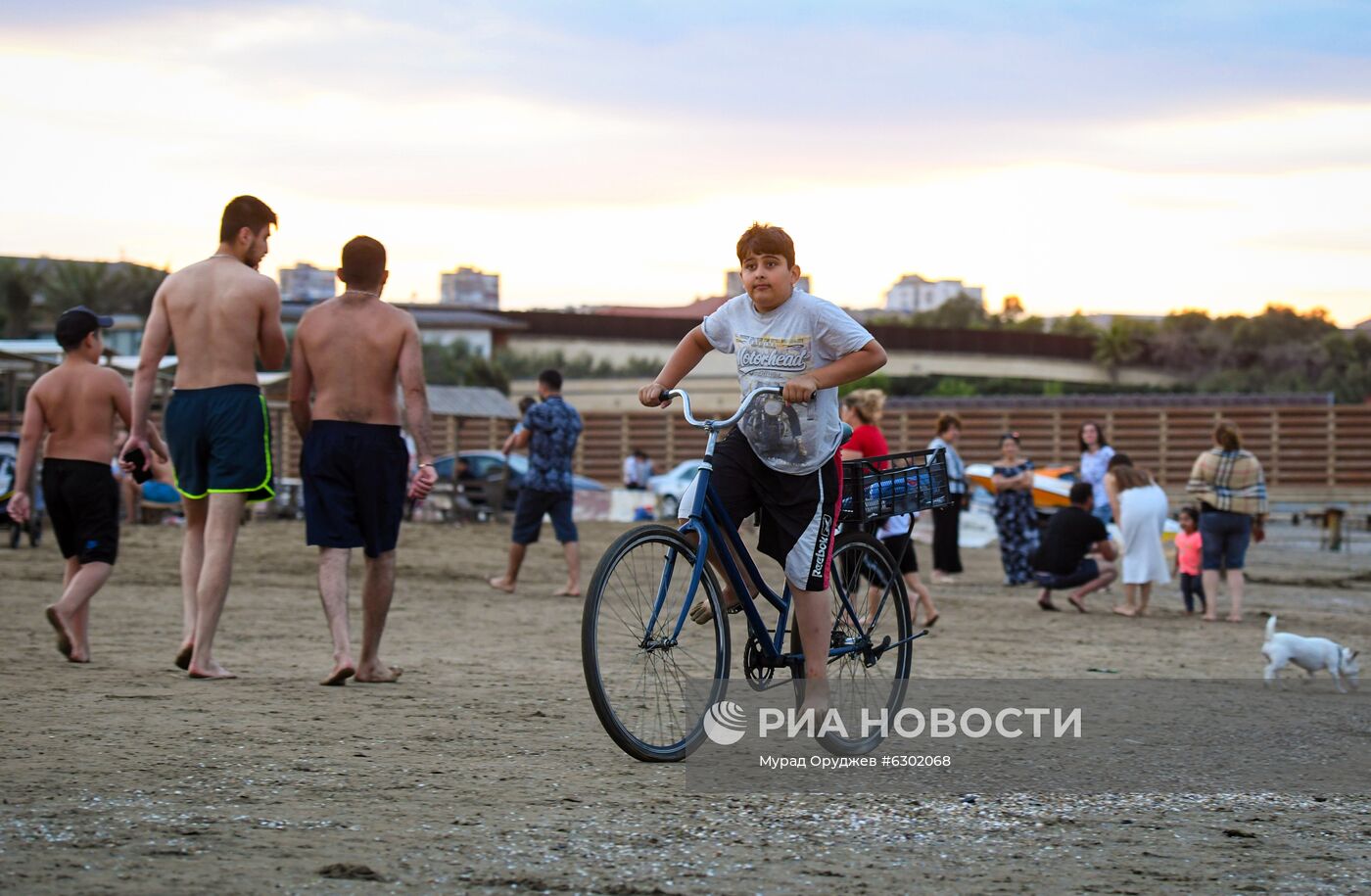 Пляжи Азербайджана снова открылись для посещения