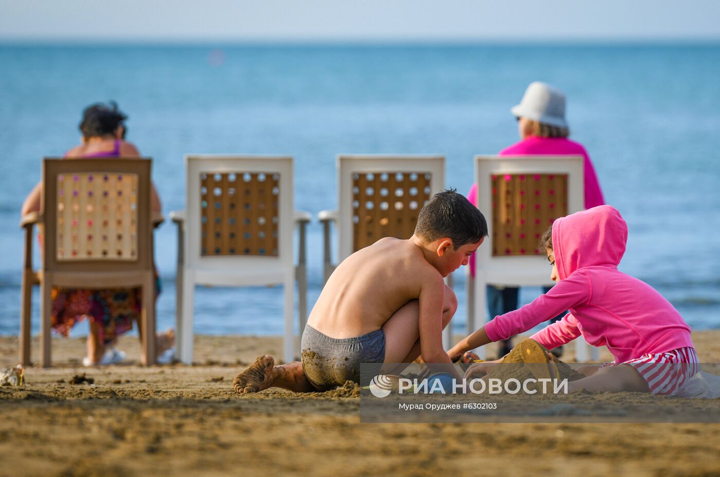 Пляжи Азербайджана снова открылись для посещения