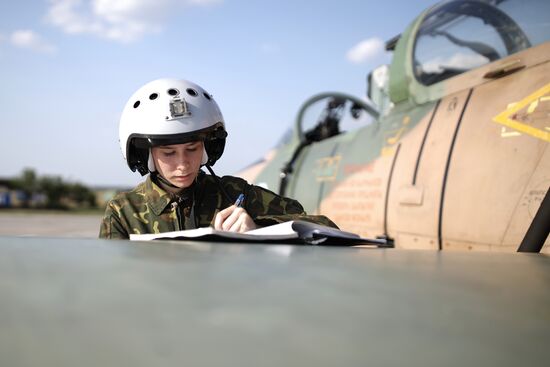 Первые полеты курсанток Краснодарского военного авиаучилища