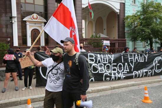 Акции в поддержку протестующих в Белоруссии на Украине