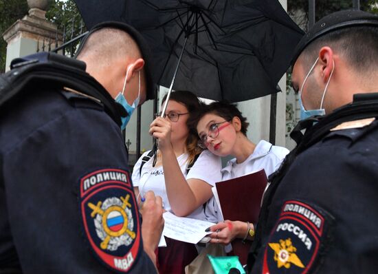 Одиночные пикеты в поддержку задержанных журналистов