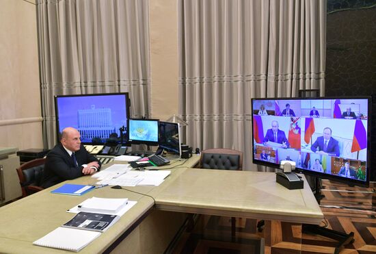 Президент РФ В. Путин провел совещание с членами правительства РФ