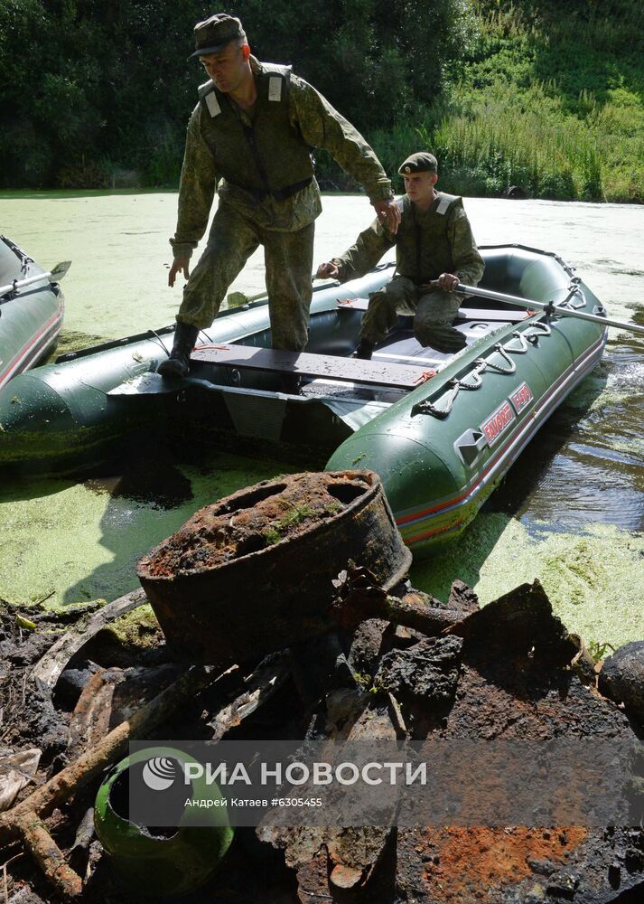 Военные саперы проверяют наличие взрывоопасных предметов на территории Ново-Иерусалимского монастыря