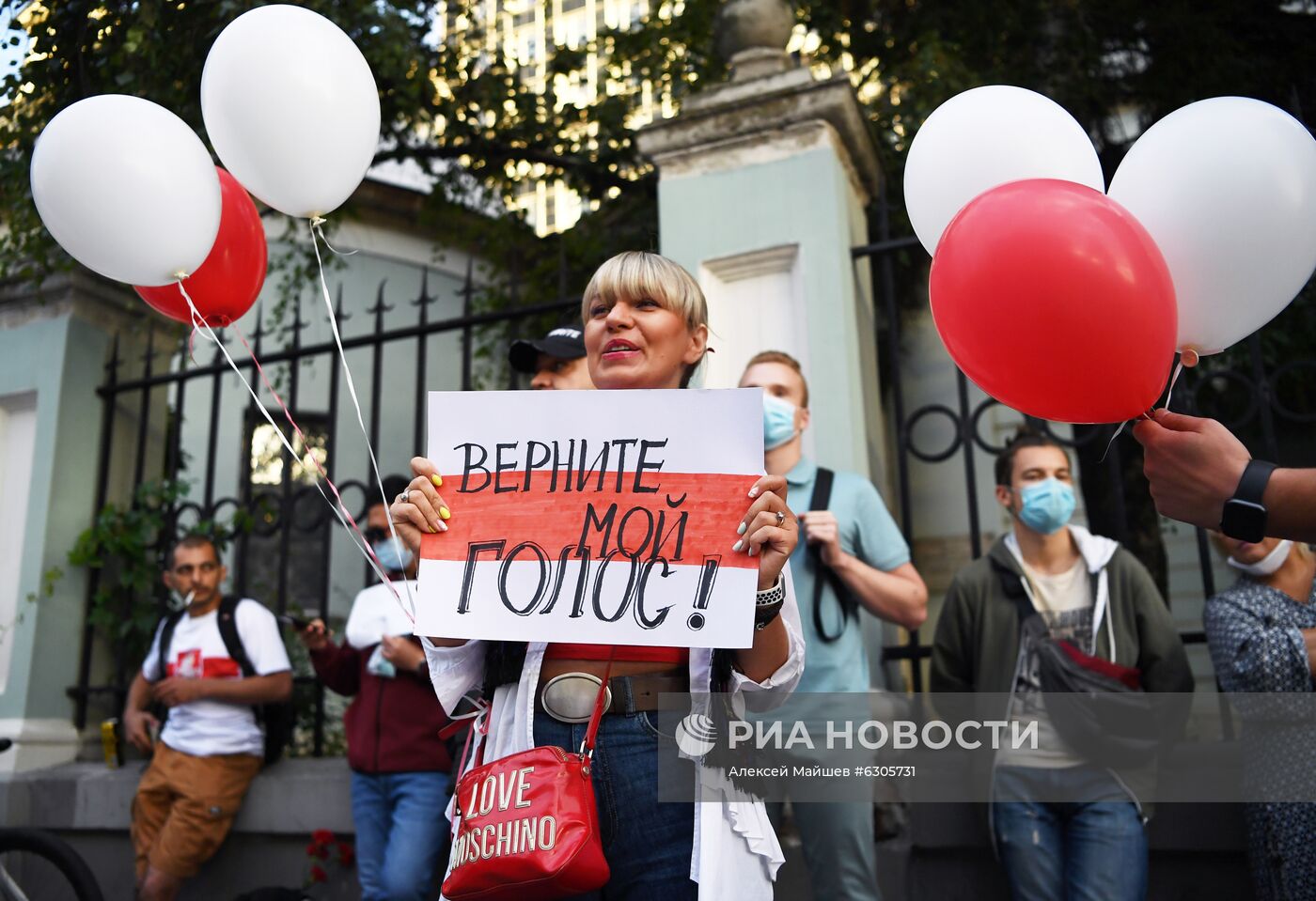 Ситуация у посольства Белоруссии в Москве