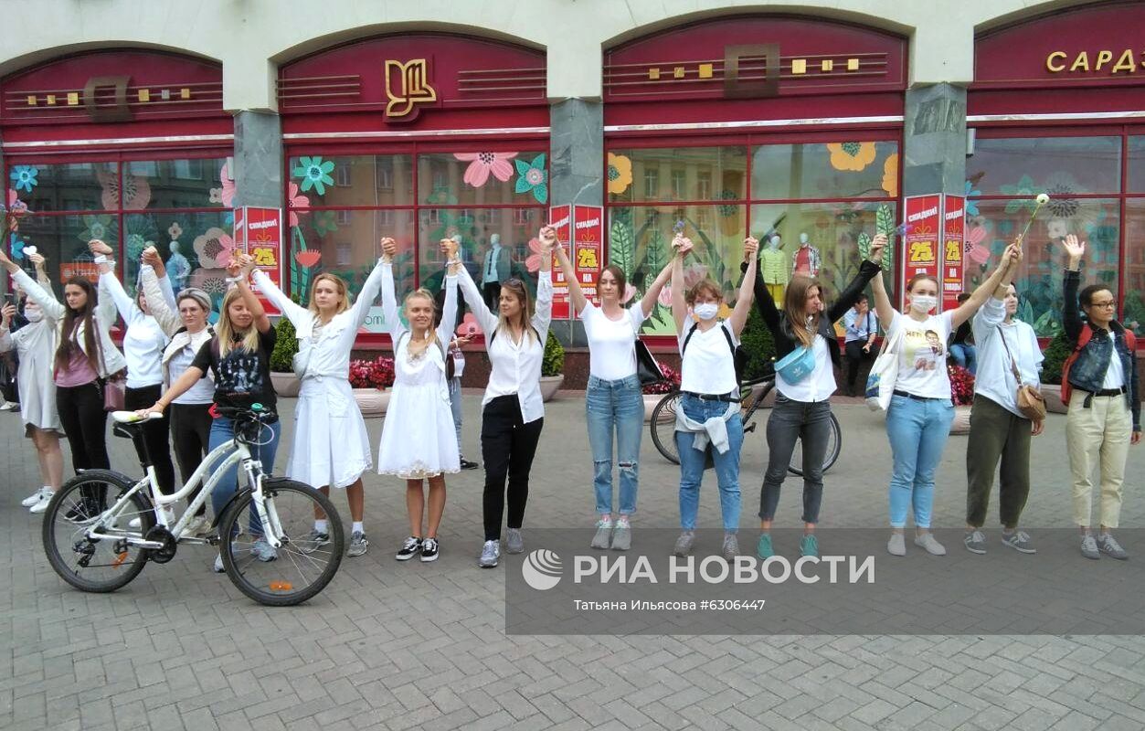 Мирная акция в Минске против действий силовиков