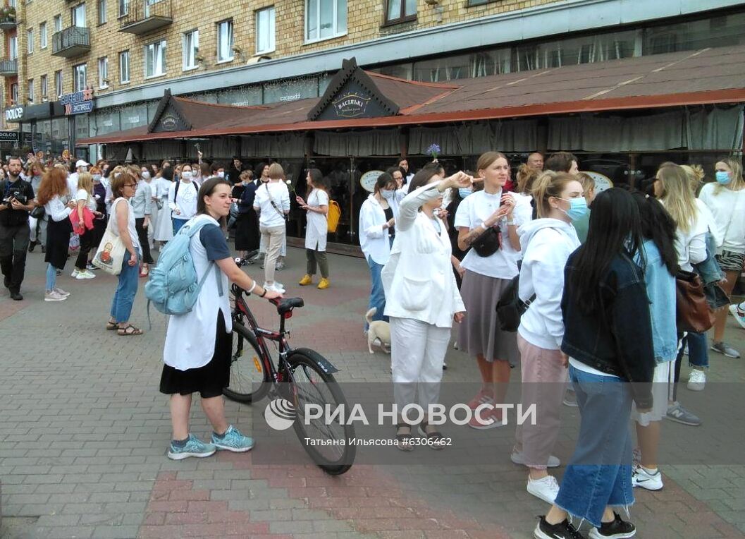 Мирная акция в Минске против действий силовиков