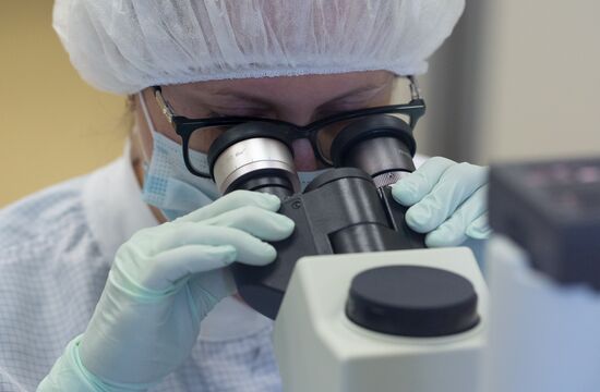 Производство вакцины от COVID-19 на фармацевтическом заводе "Биннофарм"