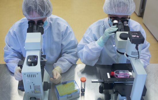 Производство вакцины от COVID-19 на фармацевтическом заводе "Биннофарм"