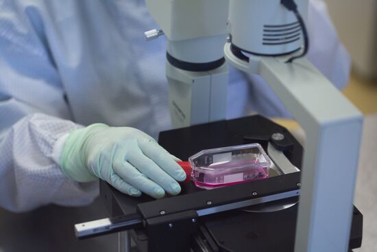 Производство вакцины от COVID-19 на фармацевтическом заводе "Биннофарм"