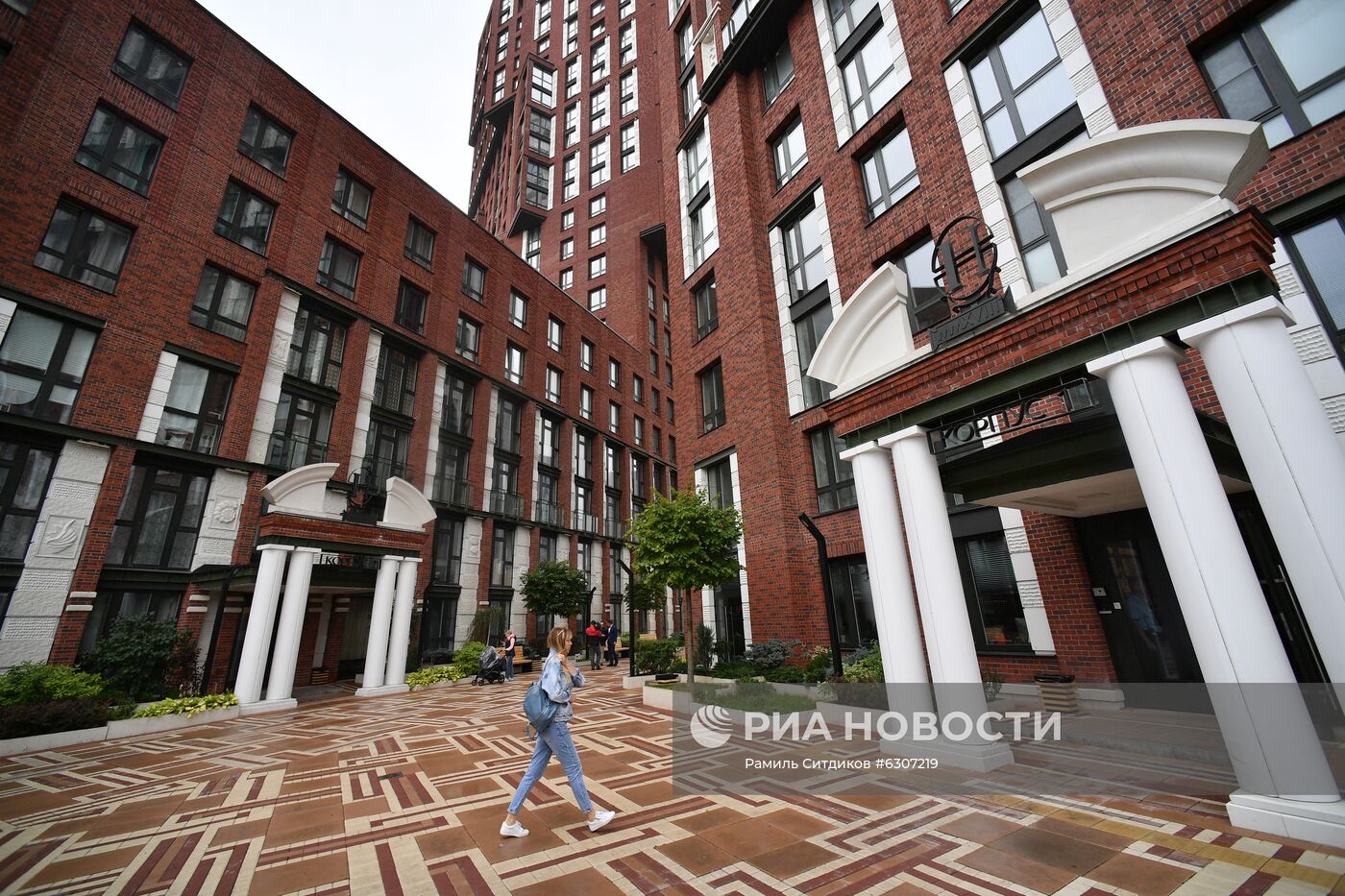 Мэр Москвы С. Собянин осмотрел ход реализации проекта реновации промзоны Братцево