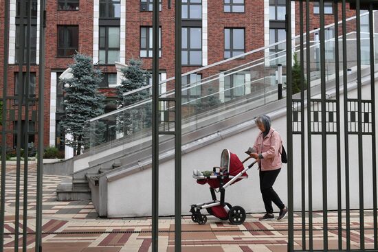 Мэр Москвы С. Собянин осмотрел ход реализации проекта реновации промзоны Братцево