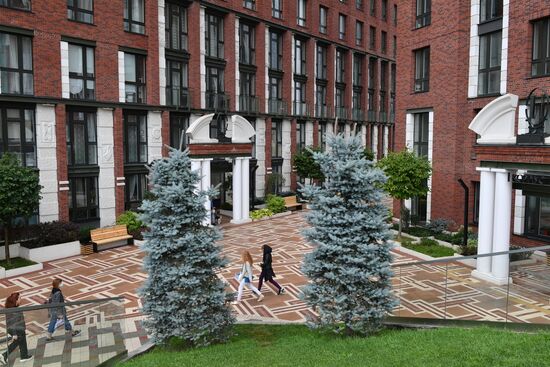 Мэр Москвы С. Собянин осмотрел ход реализации проекта реновации промзоны Братцево