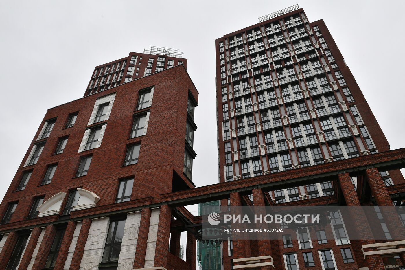 Мэр Москвы С. Собянин осмотрел ход реализации проекта реновации промзоны Братцево