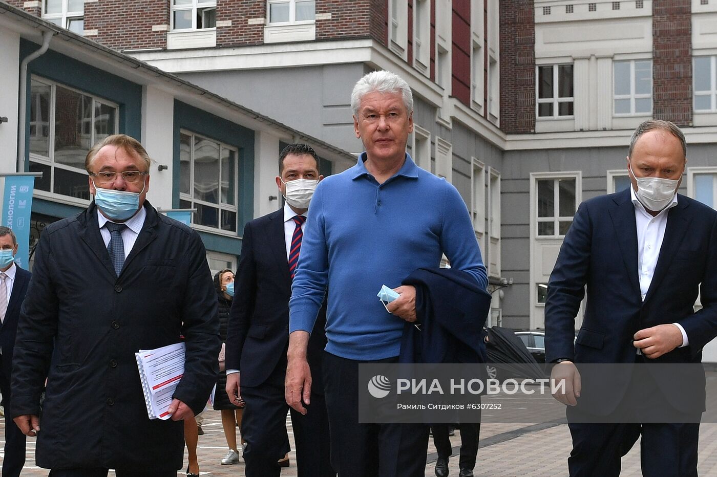 Мэр Москвы С. Собянин осмотрел ход реализации проекта реновации промзоны Братцево