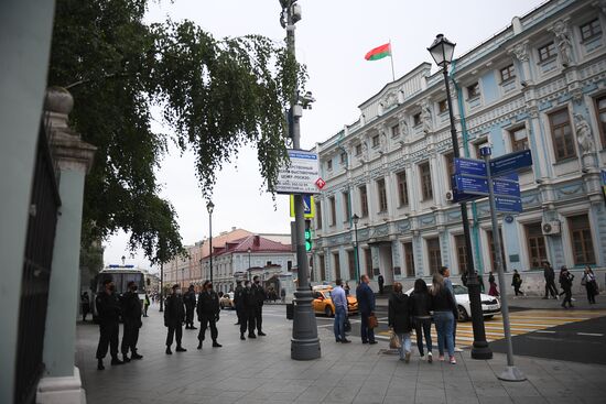 Ситуация у посольства Белоруссии в Москве