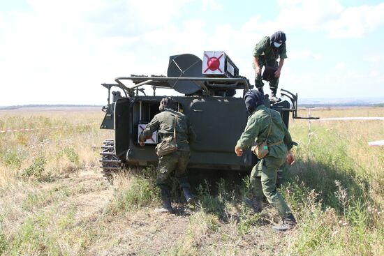 Военные сборы зенитных войск ДНР