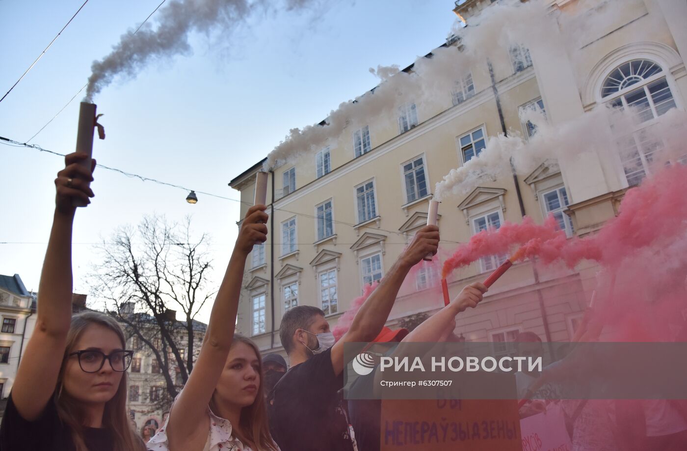 Акции в поддержку протестующих в Белоруссии на Украине