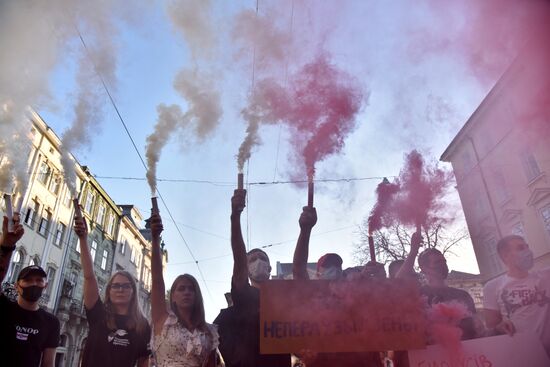 Акции в поддержку протестующих в Белоруссии на Украине