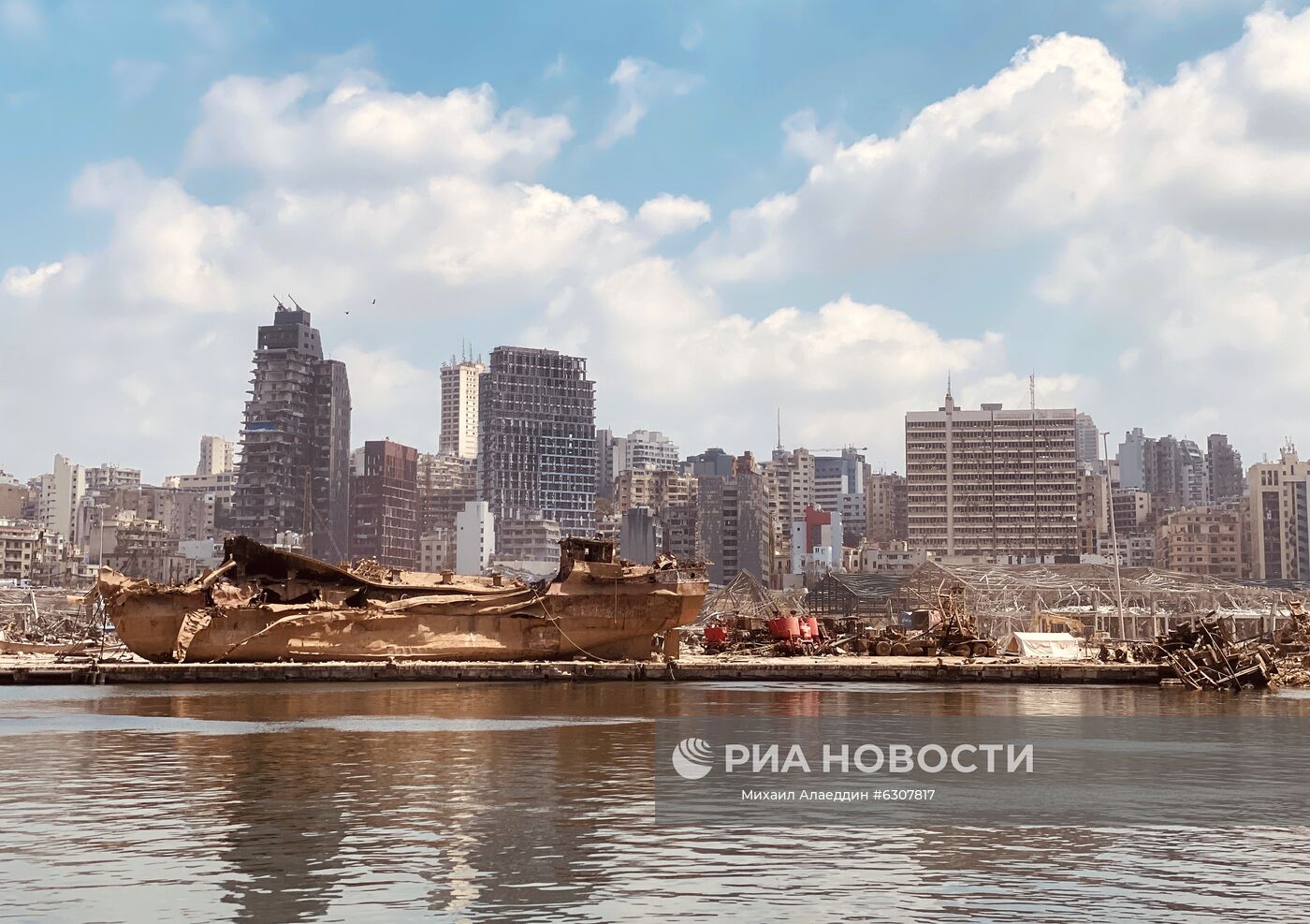 Порт Бейрута после взрыва