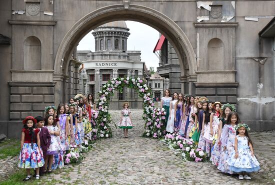 Показ детской моды в формате киносъемки в Москве  