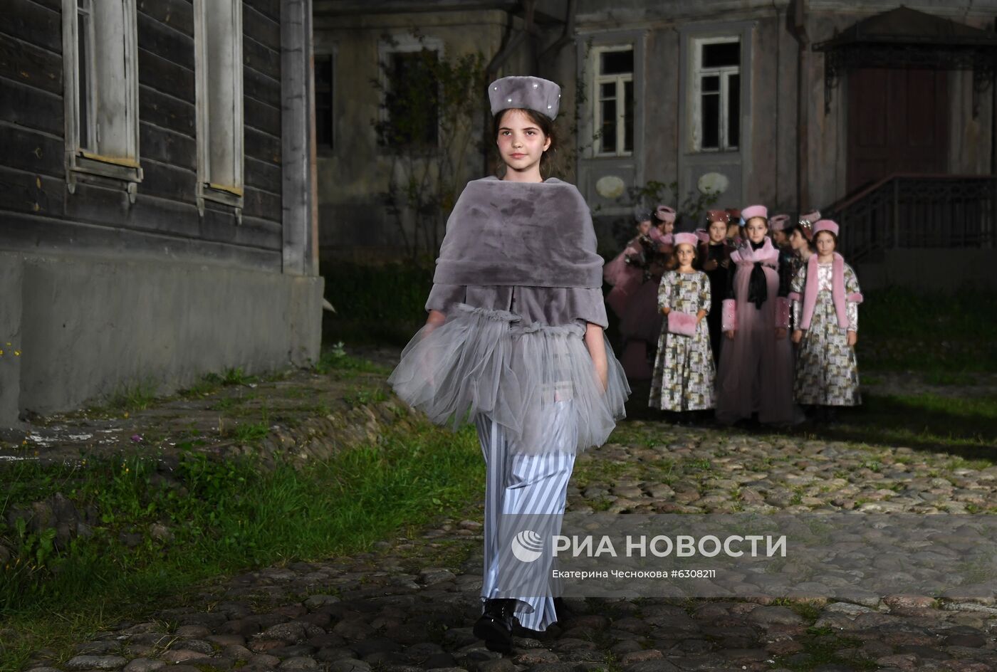 Показ детской моды в формате киносъемки в Москве  