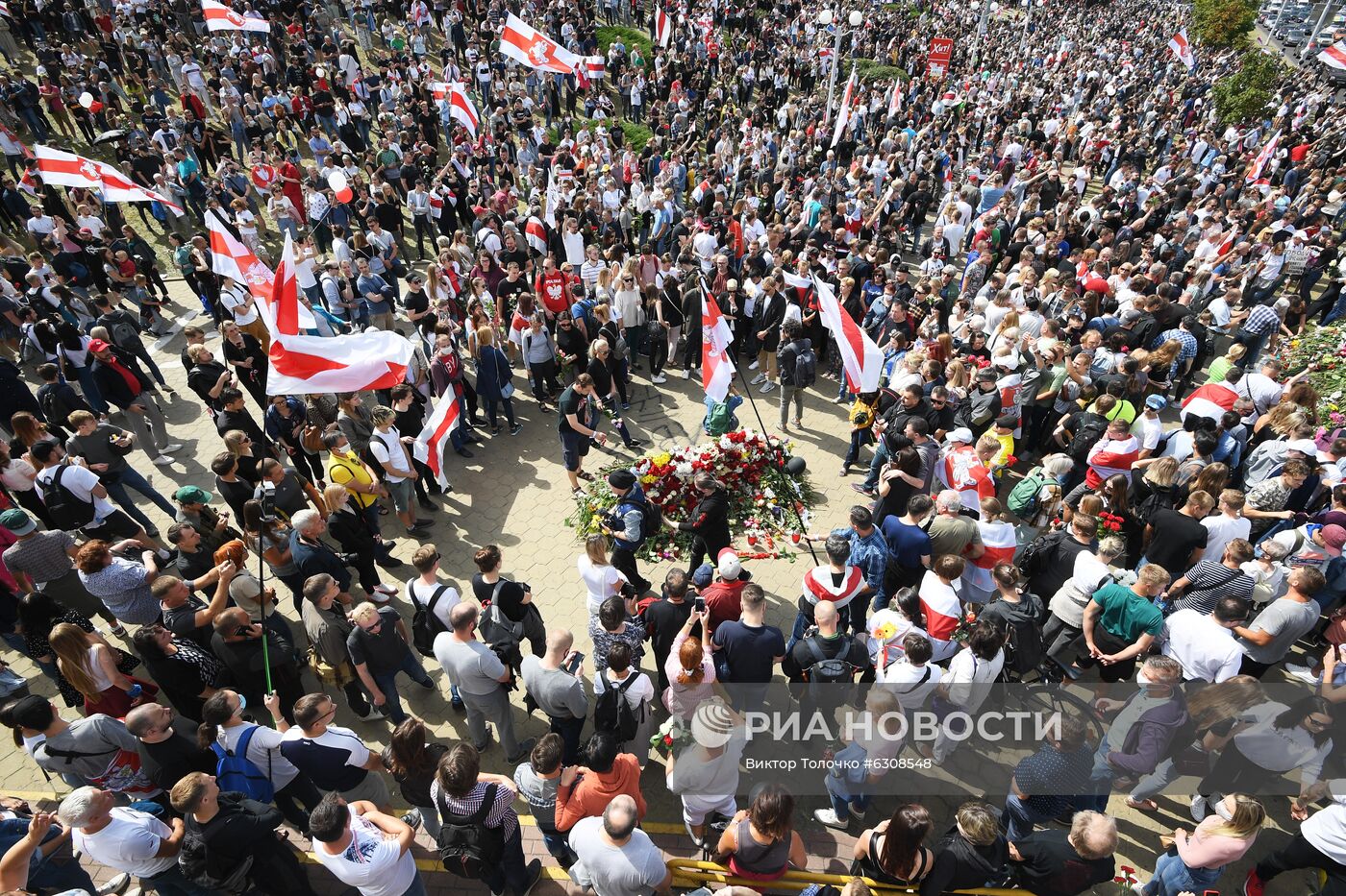 Митинг протеста возле метро "Пушкинская" в Минске